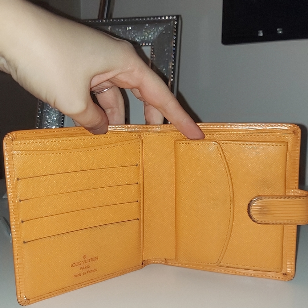 LV epi wallet